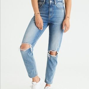 ✨ AE ripped mom jeans ✨
